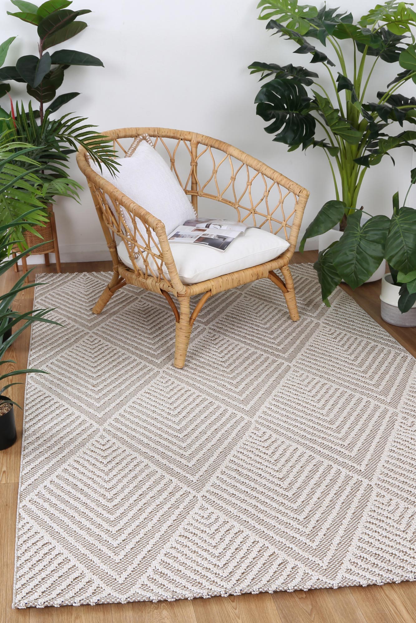 Vanuatu Onika Geometric Beige Rug