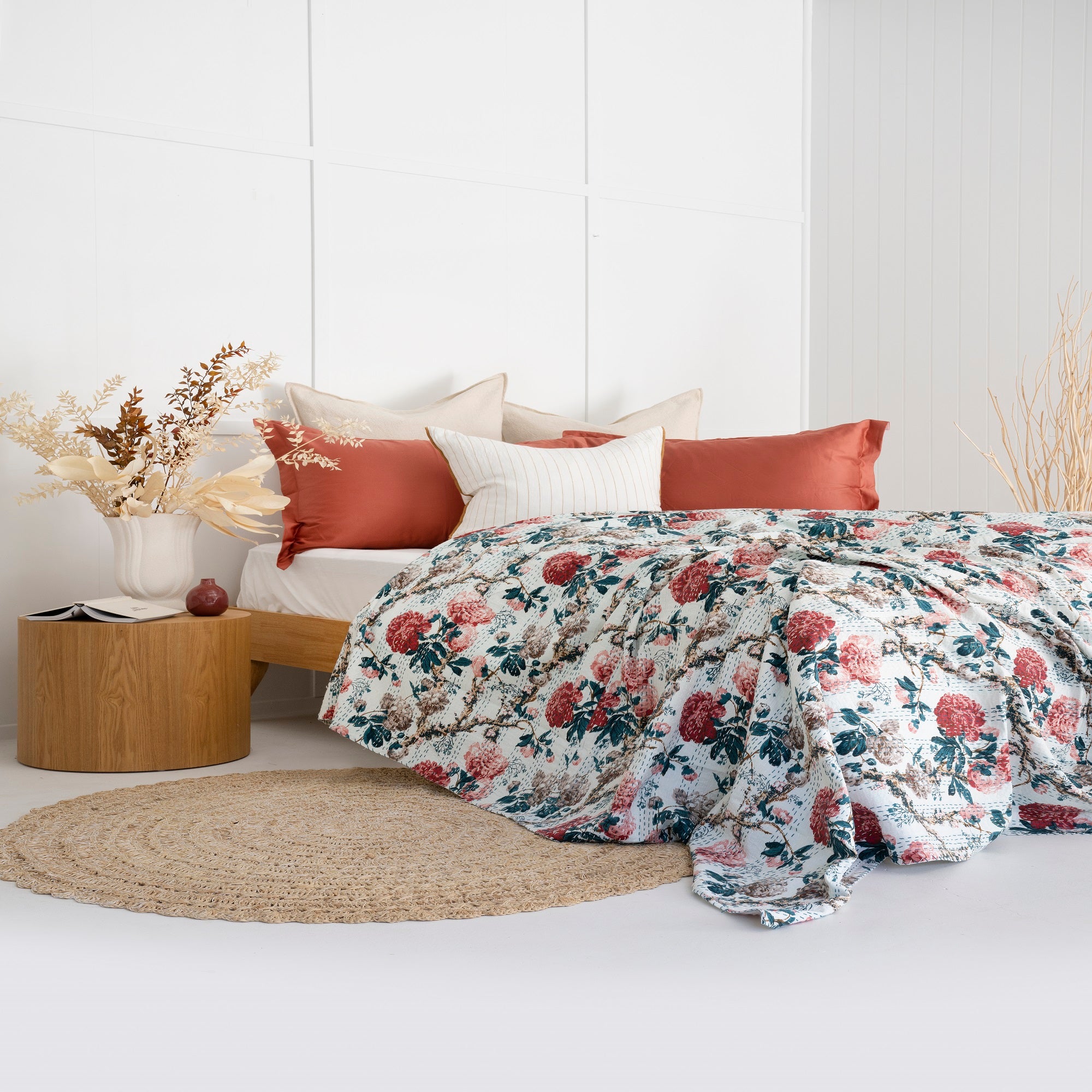 Linen Connections Indian Kantha Quilt - White Daisies